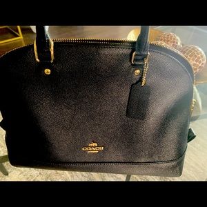 Coach purse Beautiful Black Very classy